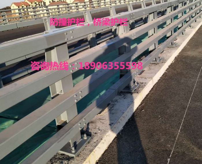 防撞護欄，防撞立柱廠家